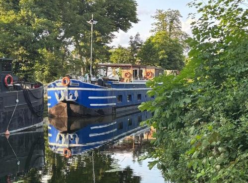 Péniche Helios - logement insolite indépendant