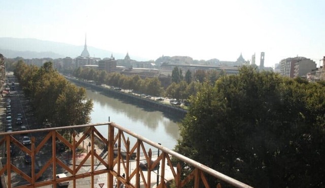 Panoramic two-room apartment on the banks of the Dora River - Da Momo