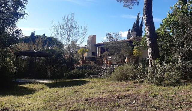 Peaceful, air-conditioned villa in the heart of nature
