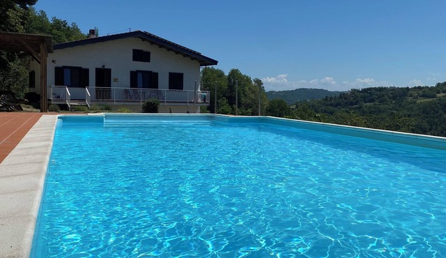 Peaceful Holiday House with Private Pool and Panoramic Views: Casa Mumu