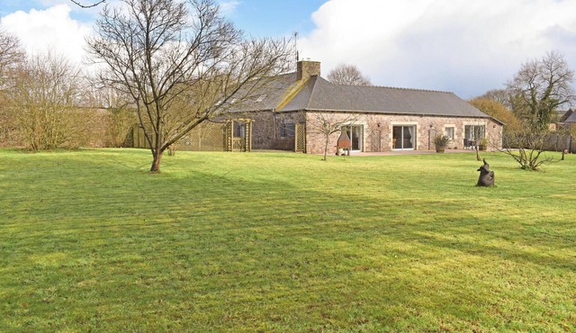 Pet friendly home in Pléhédel