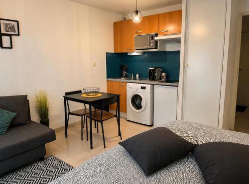 Petit cocon cosy avec terrasse & parking privé