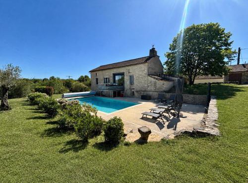 Pierres Blanches, Grange de charme & piscine