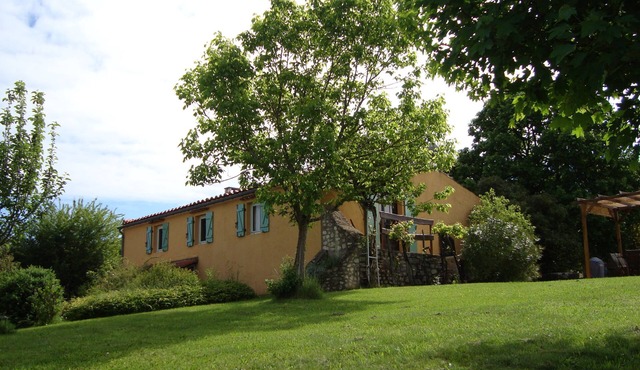 Promotion 15% off 18/7 to 1/08 - Comfortable 2 bed gite with pool. Dog friendly!