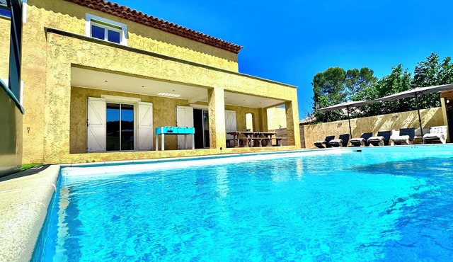 Provencal villa with swimming pool and Jacuzzi, 25 minutes from the sea!