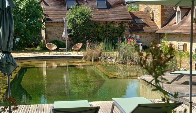 Quercy cottage, charm, comfort, garden with trees, natural swimming pool