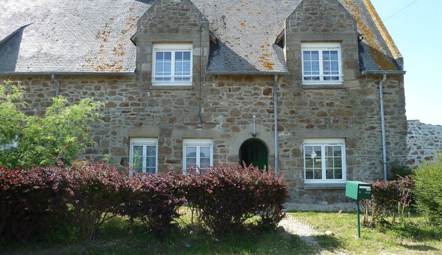 Quiet farmhouse/longère near Beaches and Sea Baths