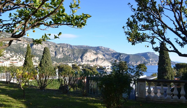 QUIET HOUSE - STUNNING VIEW 300 M FROM THE SEA