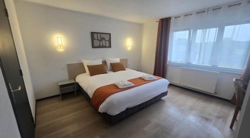 Résidence Les Poiriers VITTEL - Chambre type hôtel avec Salle de bain privée