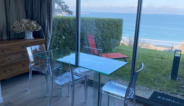 Renovated apartment with garden, WIFI, parking 750m from the beach in Perros-Guirec