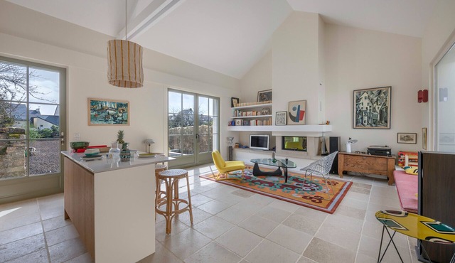 Renovated house for 7 with garden, near beach