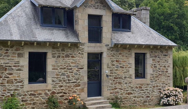 Renovated Stone House, Garden, WIFI, 400m from Sea, Saint-Quay-Perros