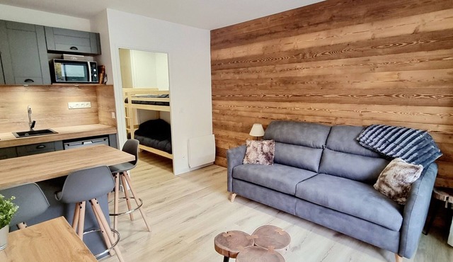 Renovated Studio 4 pers. at ski slopes with parking