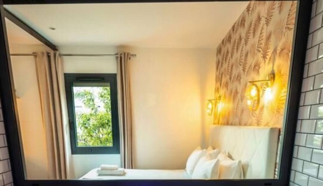 Romantic Escape Guaranteed: Discover Our Chic & Balneo Love Room