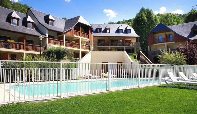 Séjour alpin au bord du Lac | Accès piscine