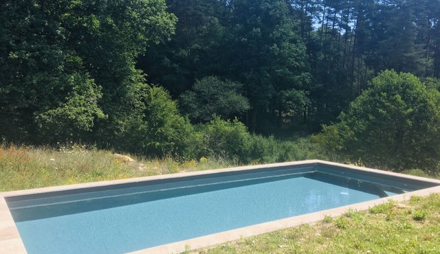 seasonal rental with swimming pool