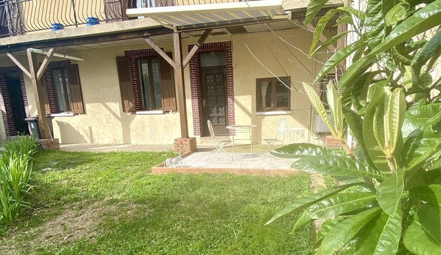 Self-contained apartment with garden, code access