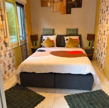 Sirine57 Charming House for 5 Guests Large Private Parking for Cars Vans