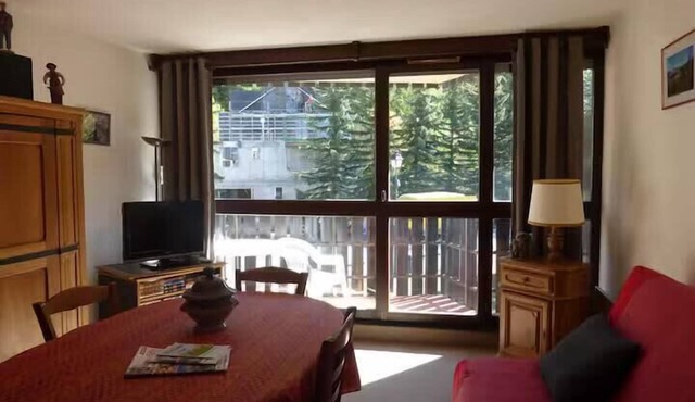 Ski-in/ski-out studio with balcony