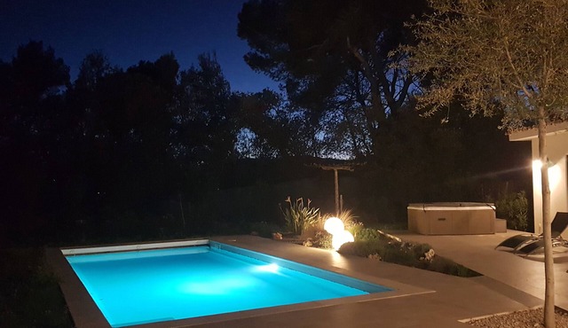 Spacieuse Villa Contemporaine Avec Piscine Privée à 30mn des Plages - au Calme