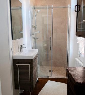 Spacieux appartement indépendant dans une maison