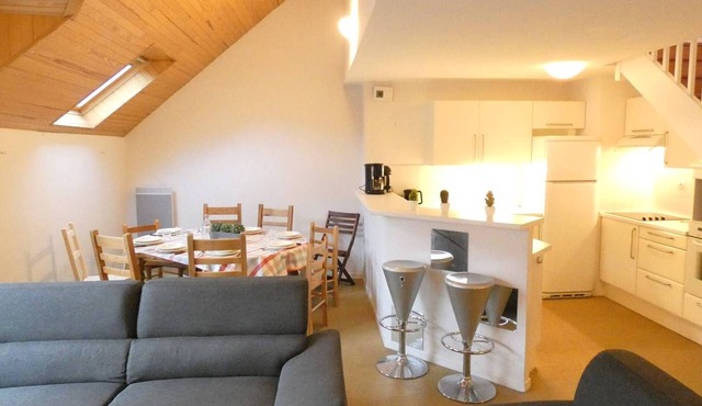 Spacious 3-Bedroom Duplex with Balcony & Parking, Sleeps 8 - Saint-Lary-Soulan
