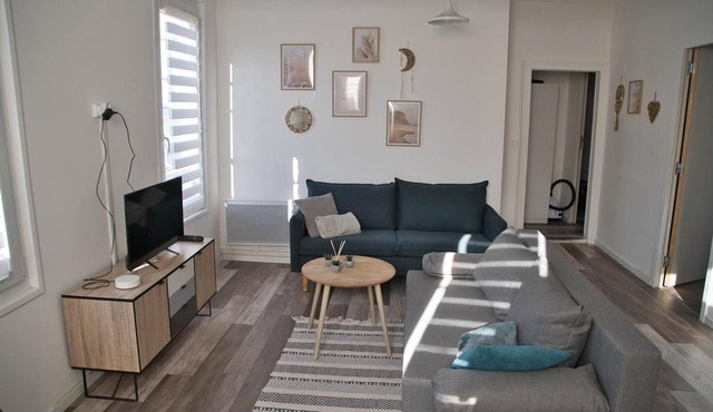 Spacious Apartment in Joigny Center for 4–6 Guests