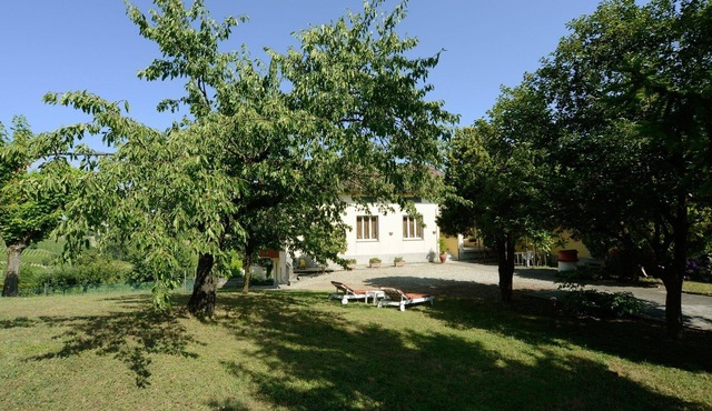 Spacious apartment set in the Canelli hills between the Langhe and Monferrato