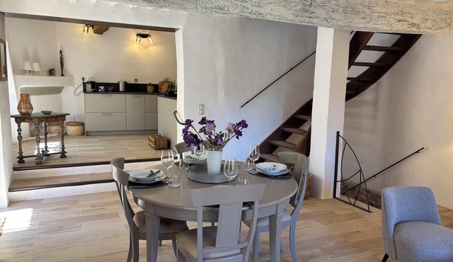 SPECIAL OFFER – Charming, renovated village house in the heart of the Luberon