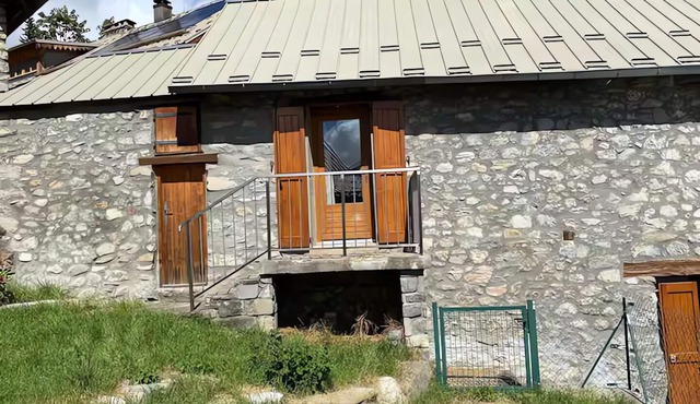 Stone chalet with garden and panoramic view!