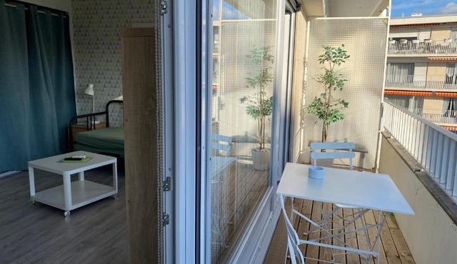 Studio Amicie 27m2, balcon couvert, près centre-gare-cathédrale, wifi