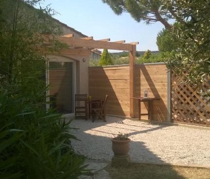 Studio Indépendant avec parking fermé et sécurisé