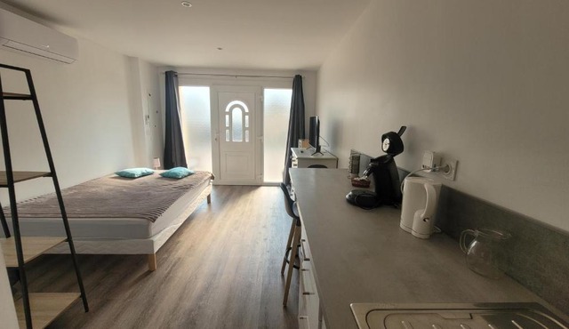 Studio NEUF et élégant avec CLIM