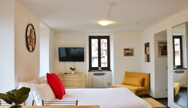 Studio Red apartment