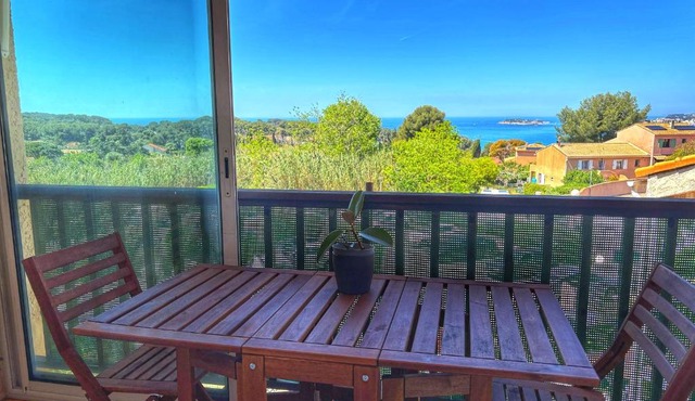 Studio vue mer à Sanary, tout équipé !