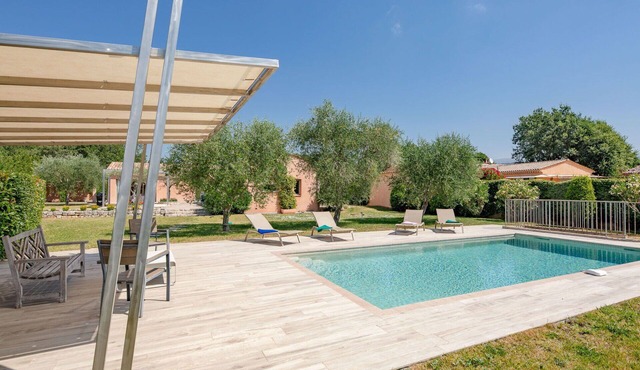 Stunning private villa for 6 guests with WIFI, private pool, TV, terrace and pets allowed