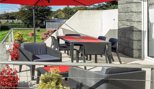 Stunning Home In Saint-Carreuc With Wifi