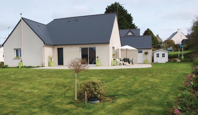 Stunning home in Trelevern with house sea view