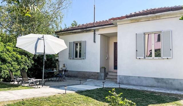 Stunning private villa for 4 people with WIFI, terrace, pets allowed and panoramic view