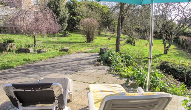 Stunning private villa for 6 guests with TV, terrace and pets allowed