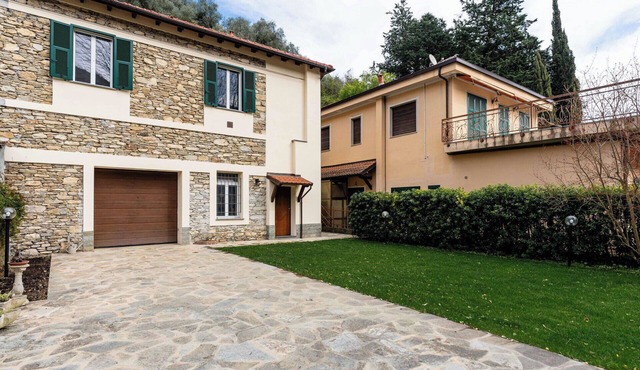 Stunning villa for 7 guests with WIFI, patio and panoramic view