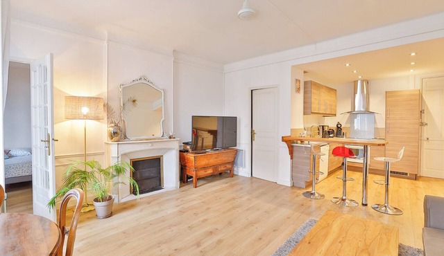 Superb apartment in the historic center of Hyères Les Palmiers.