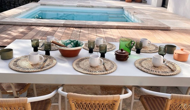 Swimming pool, pétanque, siesta under the oak tree: Welcome to Maison Garrigue