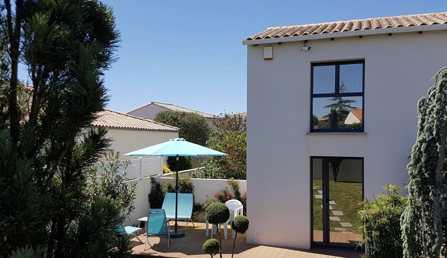 T2 Duplex * cosy and bright 26 m2, with a small sea view at 400 m, for 2