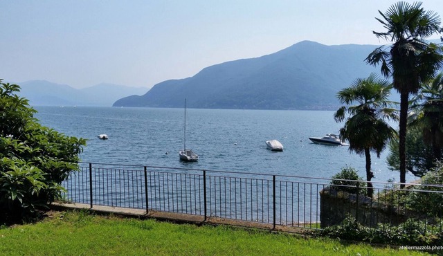 Tastefully furnished 2-room apartment with sea garden and beach