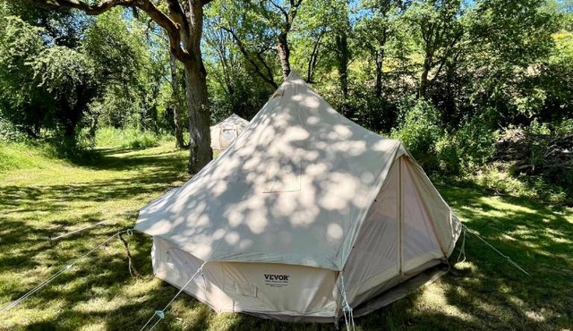 Tente bivouac en pleine nature et Guinguette