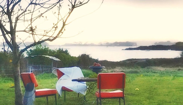 The cosy Kerigou gîte with sea and beach views