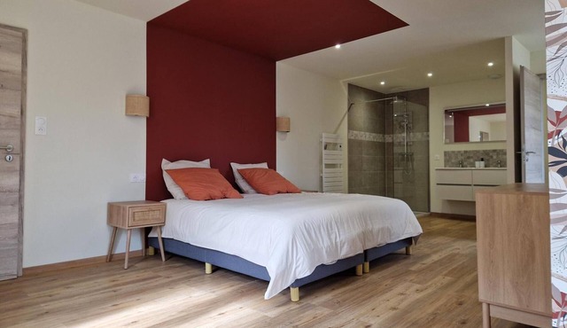 The Forests Cottage for 10 Guests, Near Center Parcs Trois Forêts