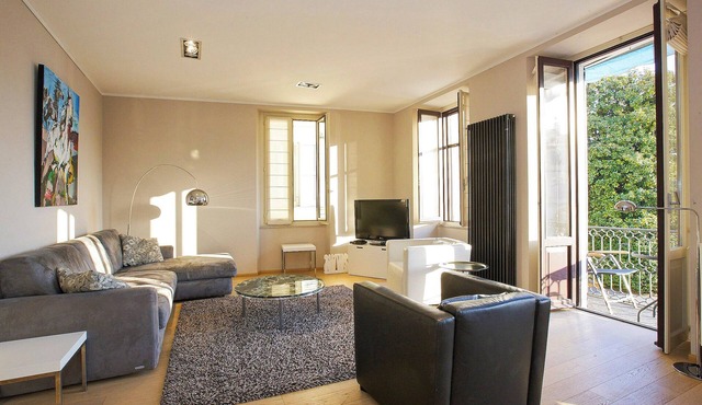 Toscanini Apartment by Lago Reisen