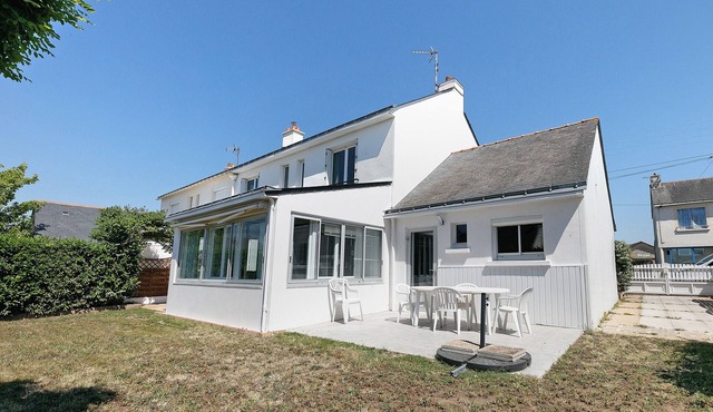 Vacation at Chez Lulu – Welcoming Family Home near Beaches and Village
